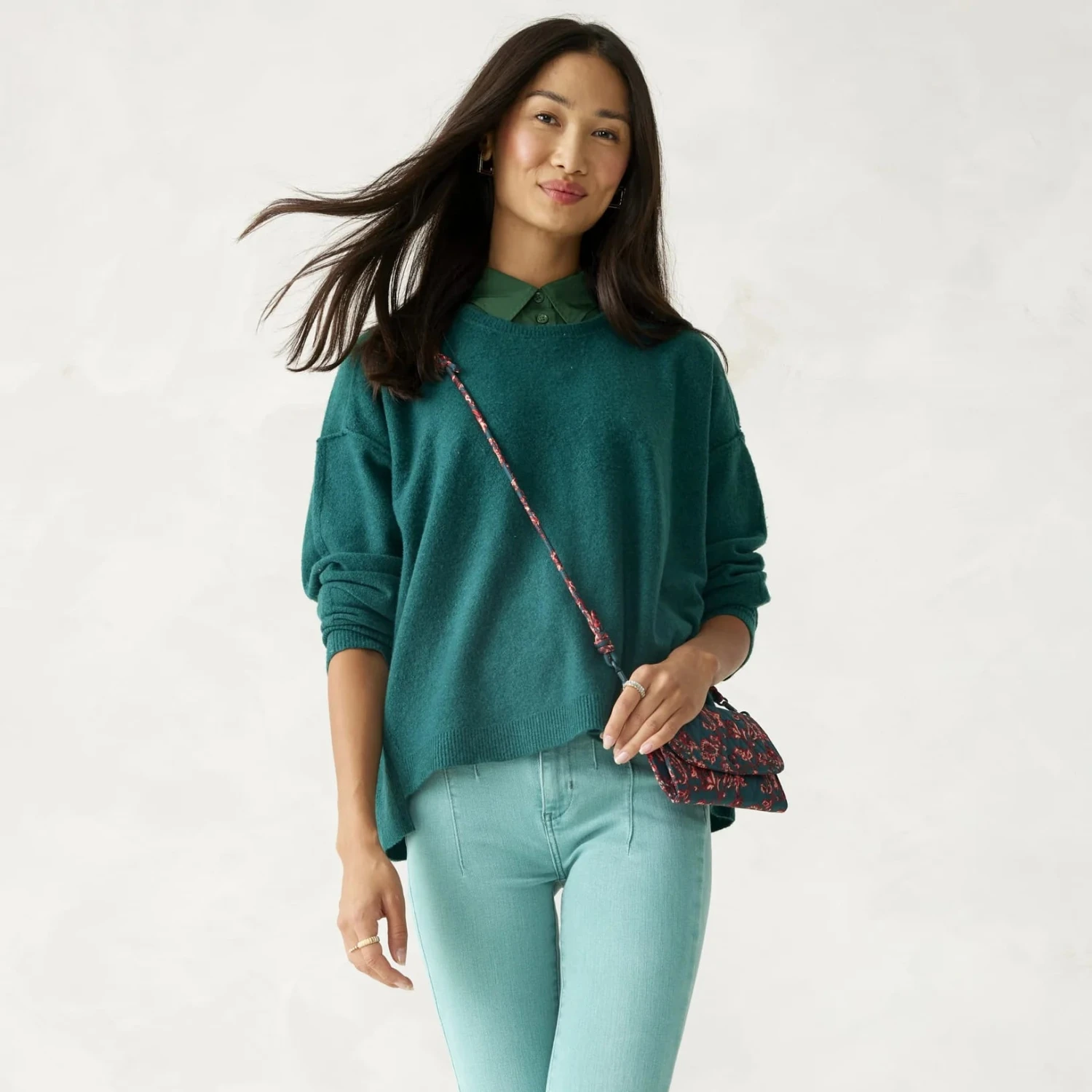 Vera Bradley Wildwood Wallet Crossbody - Premium Cotton 4 Vera Bradley Wildwood Wallet Crossbody - Premium Cotton - Image 4