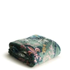 Vera Bradley Plush Throw Blanket : Disney Princesses -Occasionally Yours Gifts 5152521103 V1