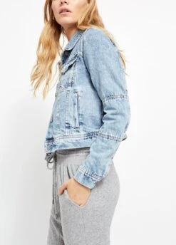 FREE PEOPLE Rumors Denim Jacket 6 FREE PEOPLE Rumors Denim Jacket -Occasionally Yours Gifts Free People Rumors Denim Jacket Side