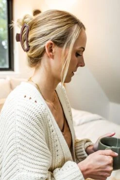 Open Nutmeg - Medium Hair Clip -Occasionally Yours Gifts open nutmeg medium hair clip medium hair clip 419682 850x1276 5d65336e d786 4180 92fc 6157bc92cf5d