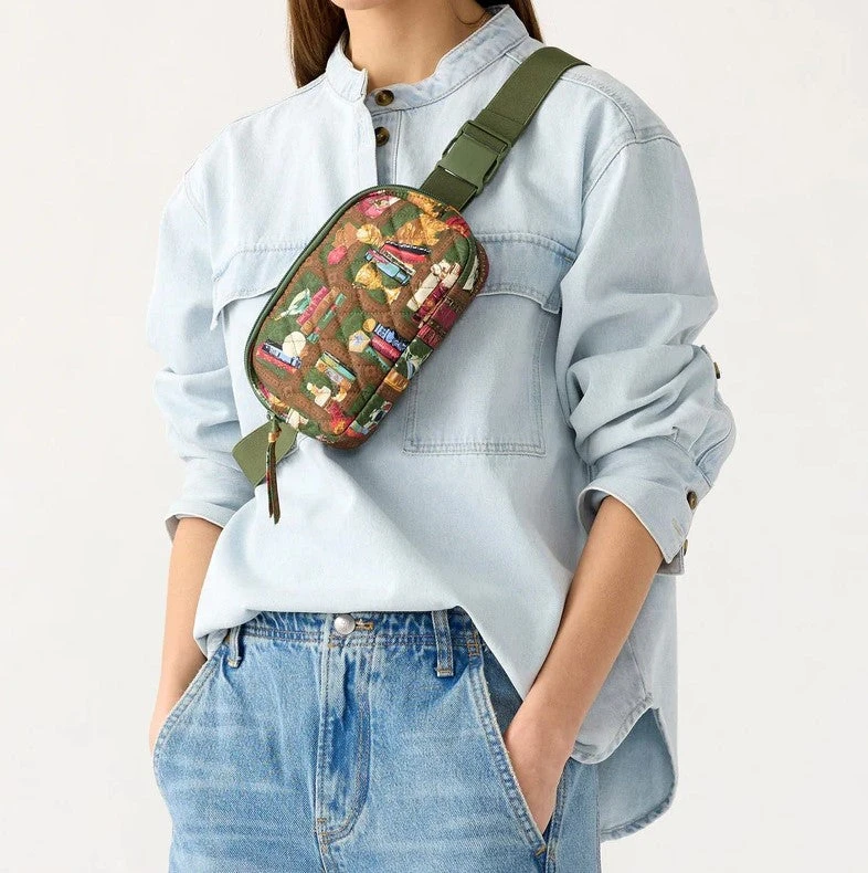 Vera Bradley Woodward Small Belt Bag : Hogwarts Library 2 Vera Bradley Woodward Small Belt Bag : Hogwarts Library - Image 2